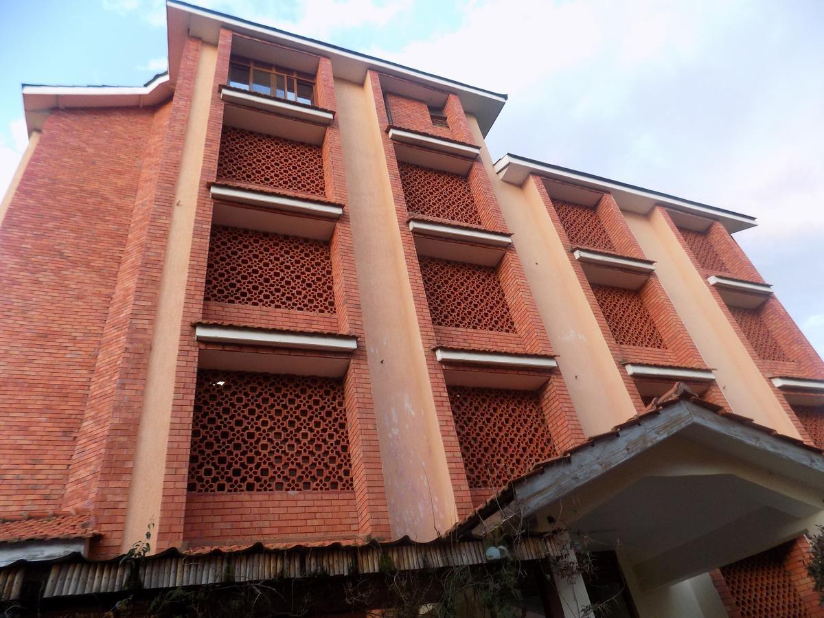 Kayegi Hotel Mbale Buitenkant foto
