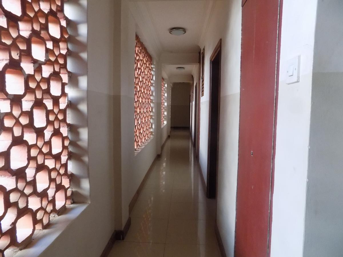 Kayegi Hotel Mbale Buitenkant foto
