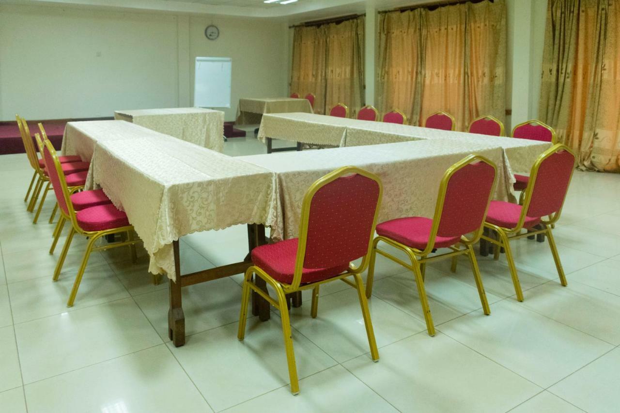 Kayegi Hotel Mbale Buitenkant foto