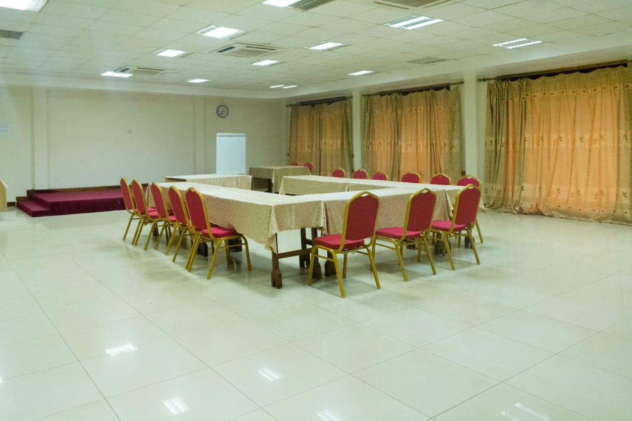 Kayegi Hotel Mbale Buitenkant foto